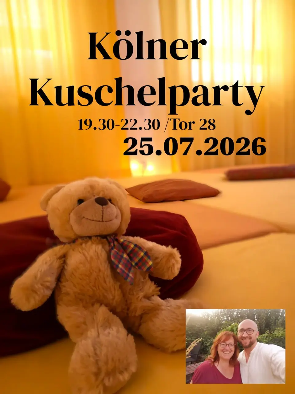 Rita und Marcel leiten einige Berührungssequenzen an, die auf das freie Kuscheln vorbereiten