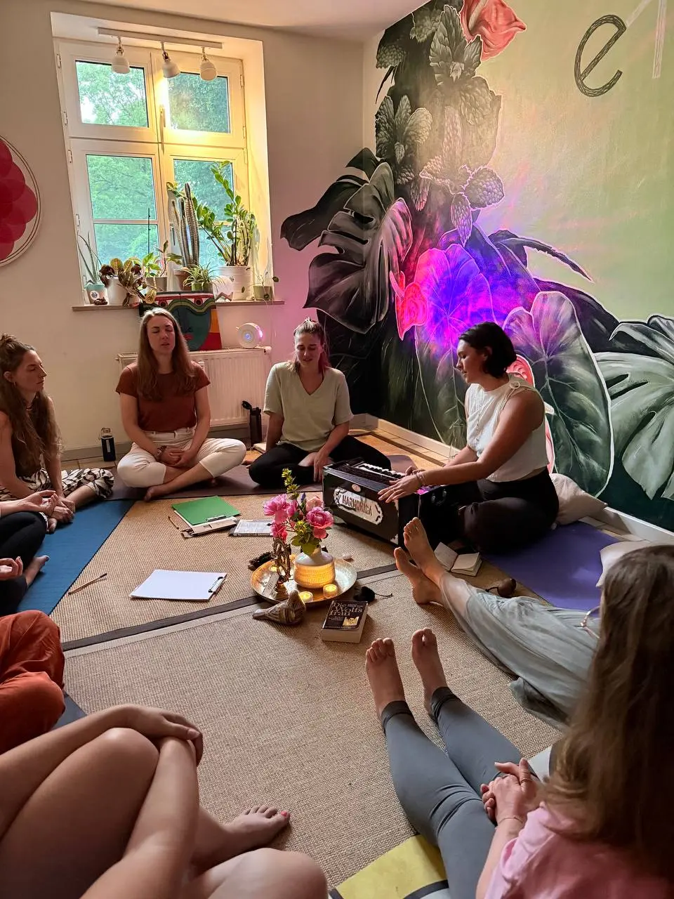„Slow down & connect“ Frauenkreis🌀🧘‍♀️🌞✨💃 – München