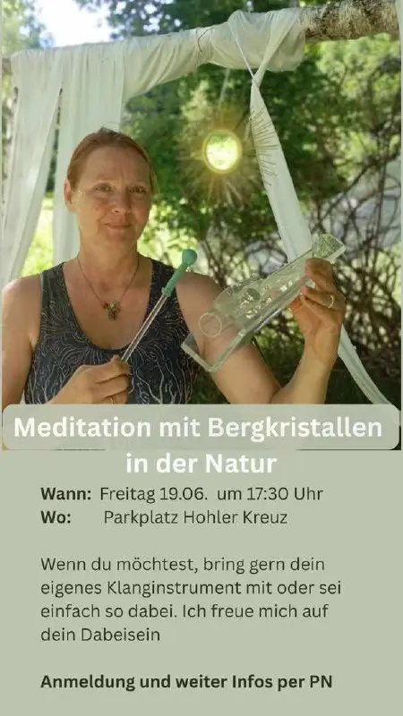 Meditation mit Bergkristallen in der Natur ✨